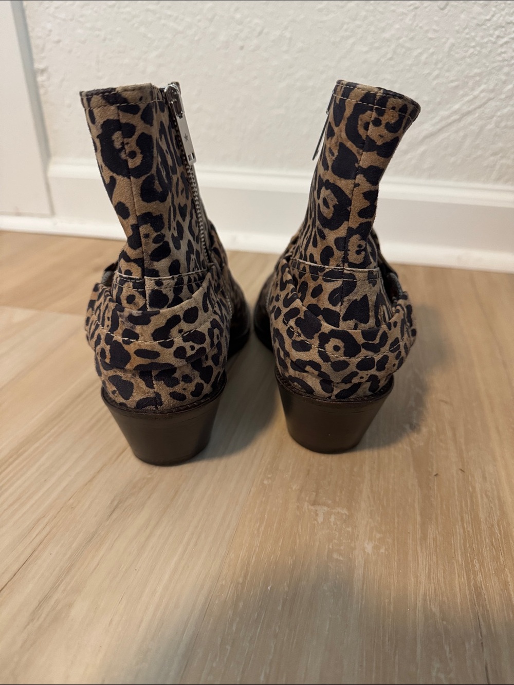 Golden Goose Leopard Print Ankle Boots in Tan and Black - Picture 5 of 6
